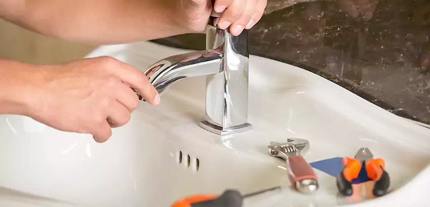 Bathtub Faucet Replacement in Elmont